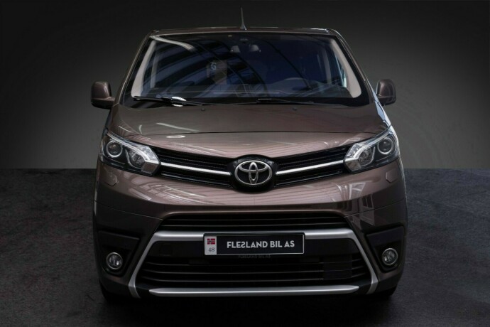 toyota-proace-verso-diesel-2018-big-5