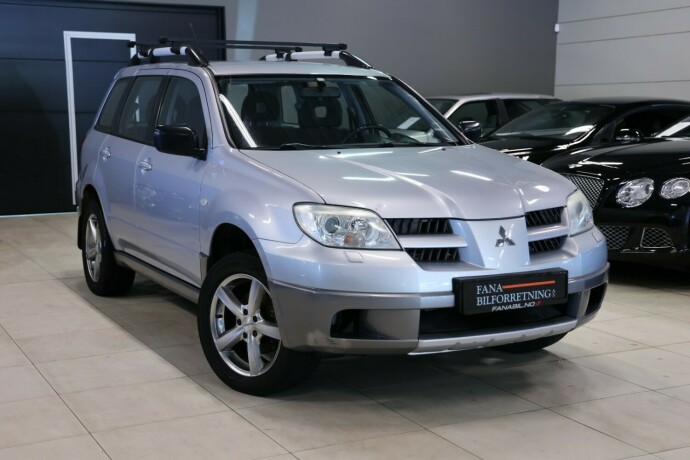 mitsubishi-outlander-bensin-2006-big-3