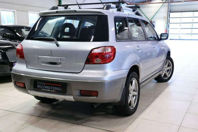 mitsubishi-outlander-bensin-2006-big-2