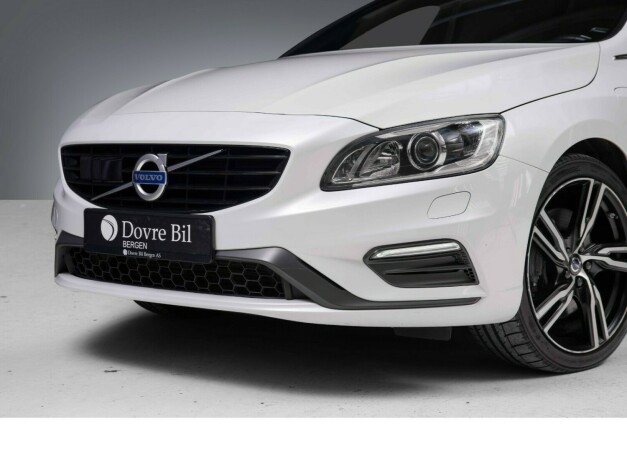 volvo-v60-elektrisitetdiesel-2017-big-1