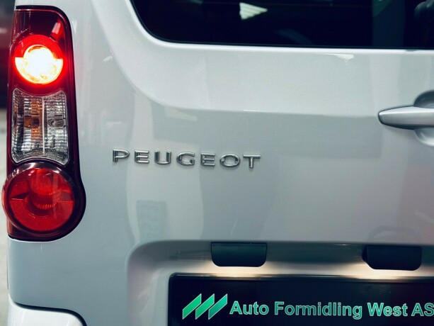 peugeot-partner-diesel-2018-big-25