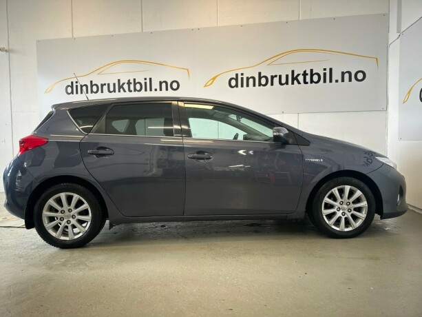 toyota-auris-bensin-2015-big-4