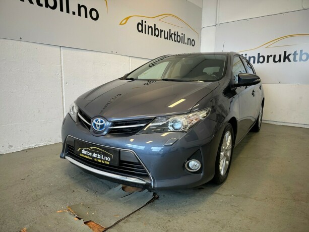 toyota-auris-bensin-2015-big-2