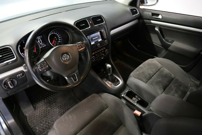 volkswagen-golf-diesel-2012-big-4