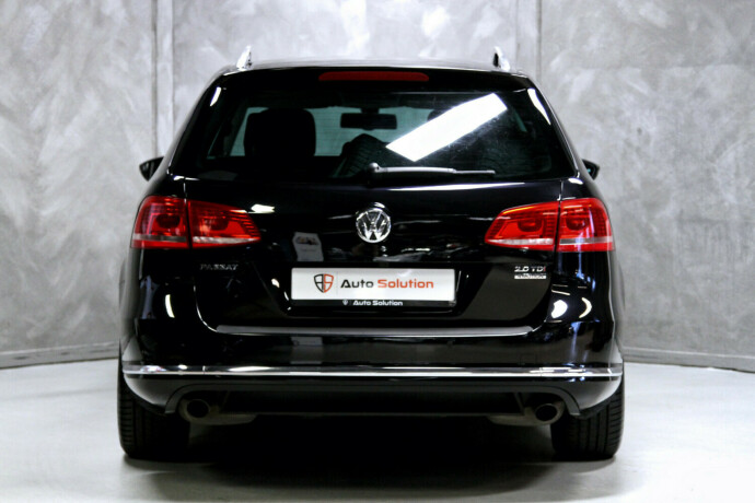 volkswagen-passat-diesel-2011-big-21