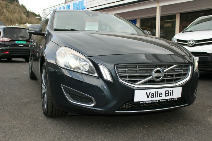 volvo-v60-diesel-2013-big-1