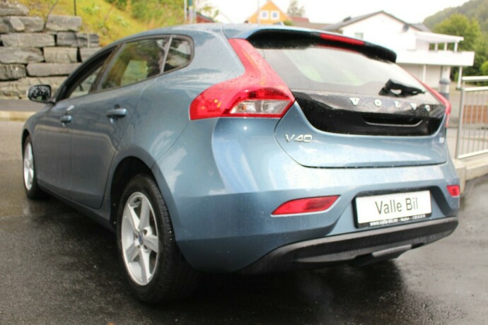 volvo-v40-diesel-2013-big-2