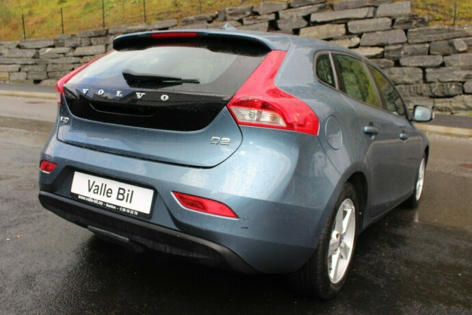 volvo-v40-diesel-2013-big-3