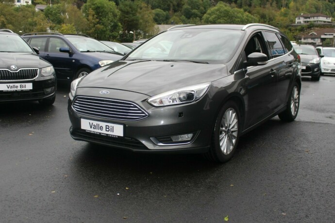 ford-focus-bensin-2015-big-1