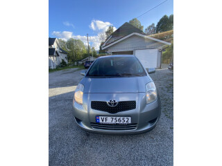 2006 Yaris TOYOTA 1.3l Bensin