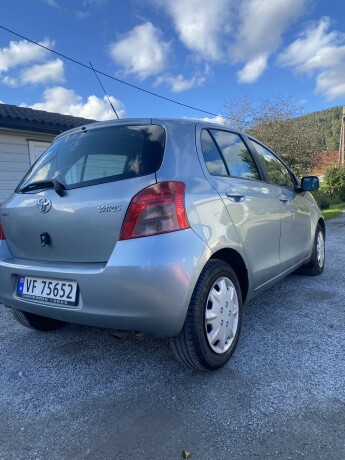 2006-yaris-toyota-13l-bensin-big-2