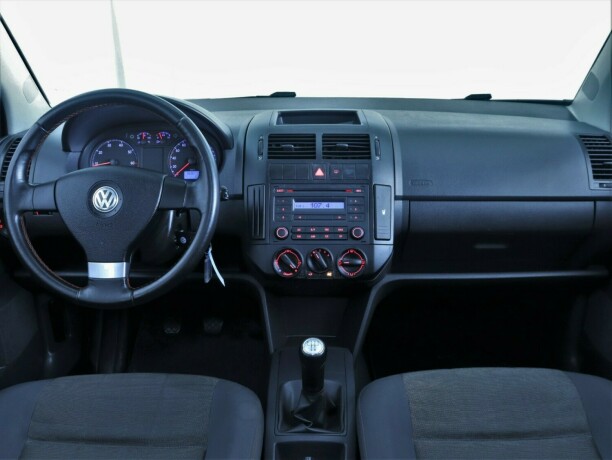 volkswagen-polo-bensin-2007-big-11