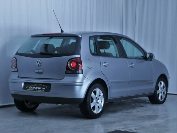 volkswagen-polo-bensin-2007-big-3