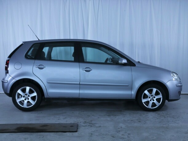 volkswagen-polo-bensin-2007-big-4