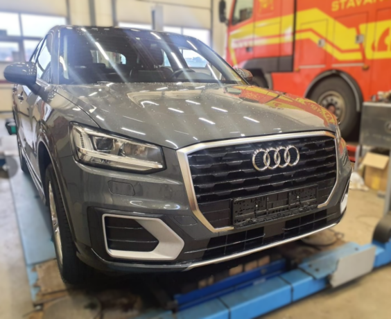 audi-q2-bensin-2017-big-0