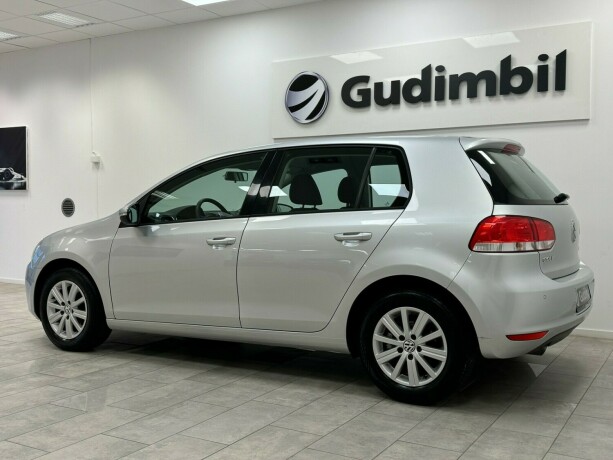 volkswagen-golf-diesel-2011-big-2