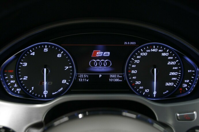 audi-s8-bensin-2013-big-28