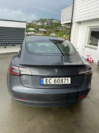 2021-model-3-tesla-elektrisitet-big-2