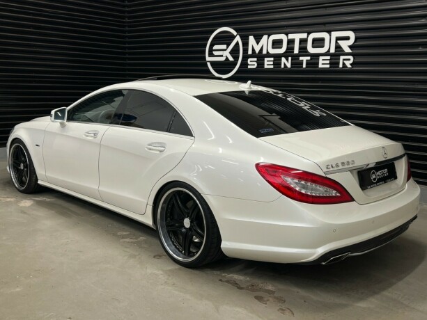 mercedes-benz-cls-bensin-2012-big-1