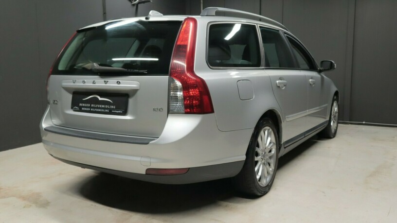 volvo-v50-diesel-2009-big-5