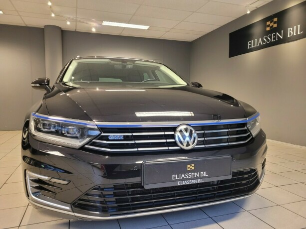 volkswagen-passat-elektrisitetbensin-2017-big-10