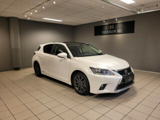 Lexus | CT200h | Elektrisitet+bensin | 2015