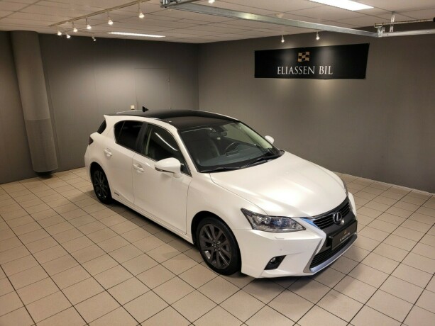 lexus-ct200h-elektrisitetbensin-2015-big-1