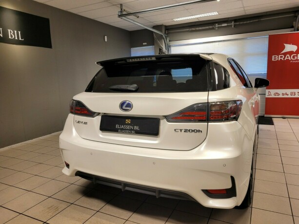 lexus-ct200h-elektrisitetbensin-2015-big-6