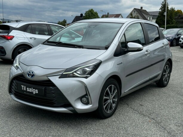 toyota-yaris-elektrisitetbensin-2020-big-2