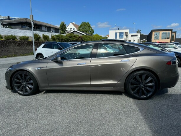 tesla-model-s-elektrisitet-2017-big-6