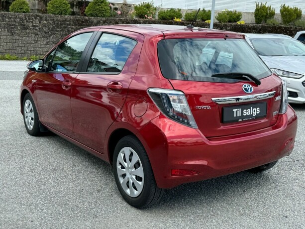 toyota-yaris-bensin-2014-big-5