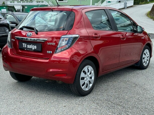 toyota-yaris-bensin-2014-big-4