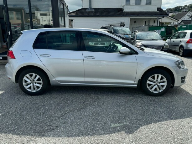 volkswagen-golf-bensin-2015-big-3