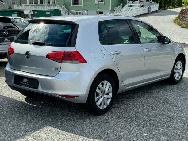 volkswagen-golf-bensin-2015-big-4