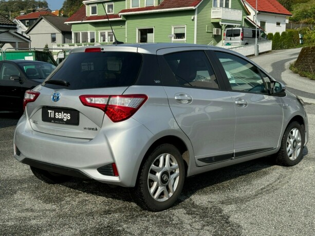 toyota-yaris-elektrisitetbensin-2020-big-4