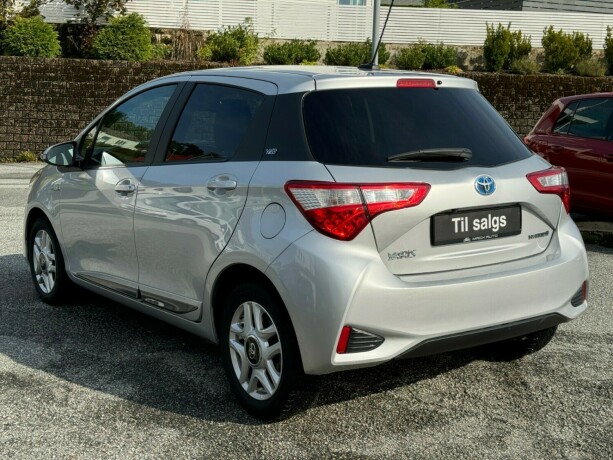 toyota-yaris-elektrisitetbensin-2020-big-5