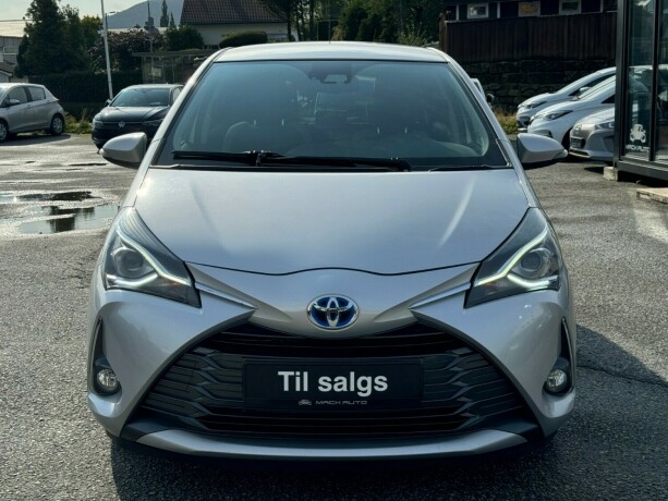 toyota-yaris-elektrisitetbensin-2020-big-1