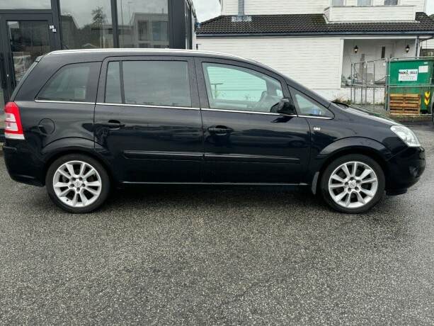 opel-zafira-diesel-2010-big-3