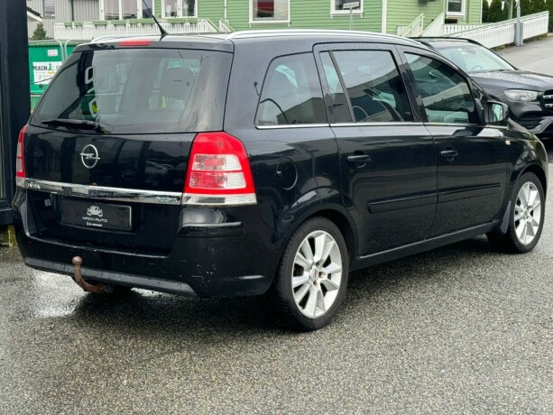 opel-zafira-diesel-2010-big-4