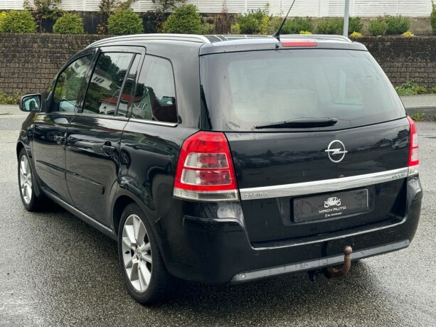 opel-zafira-diesel-2010-big-5