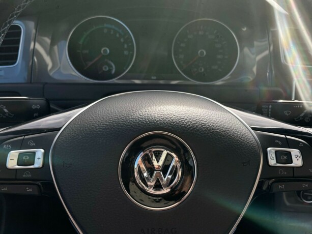 volkswagen-golf-elektrisitet-2014-big-24