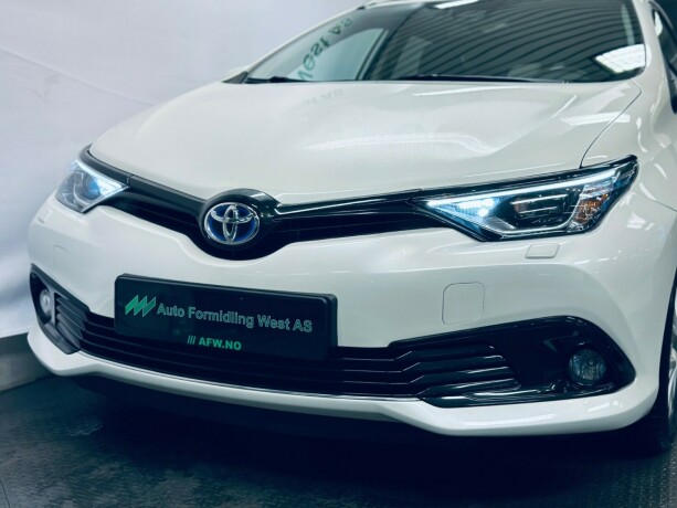 toyota-auris-elektrisitetbensin-2018-big-8