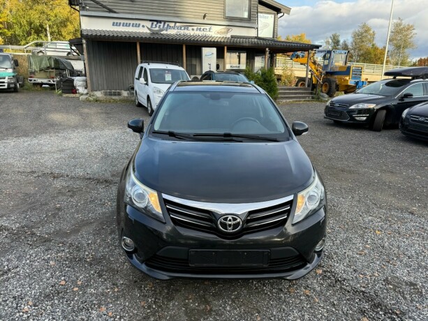 toyota-avensis-bensin-2012-big-2