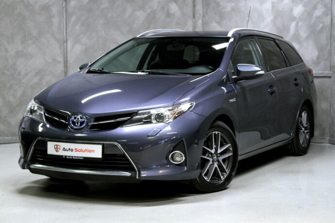 toyota-auris-bensin-2015-big-0