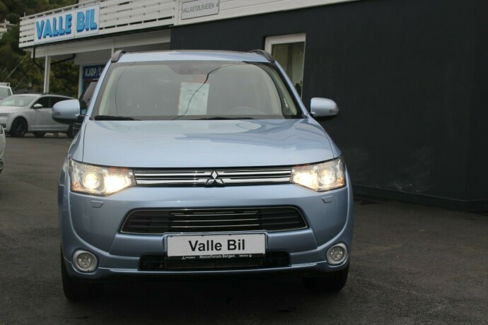 mitsubishi-outlander-elektrisitetbensin-2014-big-2