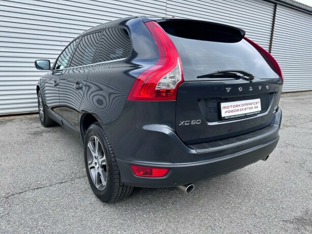 volvo-xc-60-diesel-2012-big-2