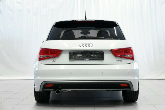 audi-a1-bensin-2014-big-3