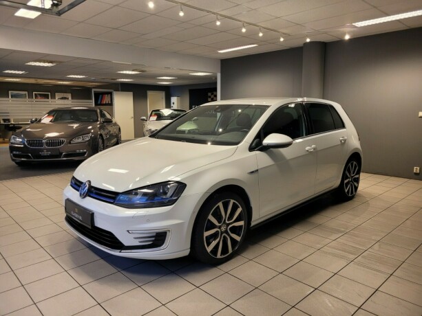 volkswagen-golf-elektrisitetbensin-2016-big-8