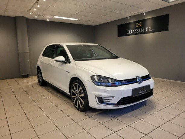 volkswagen-golf-elektrisitetbensin-2016-big-11