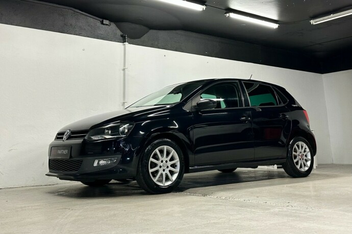 volkswagen-polo-bensin-2011-big-0